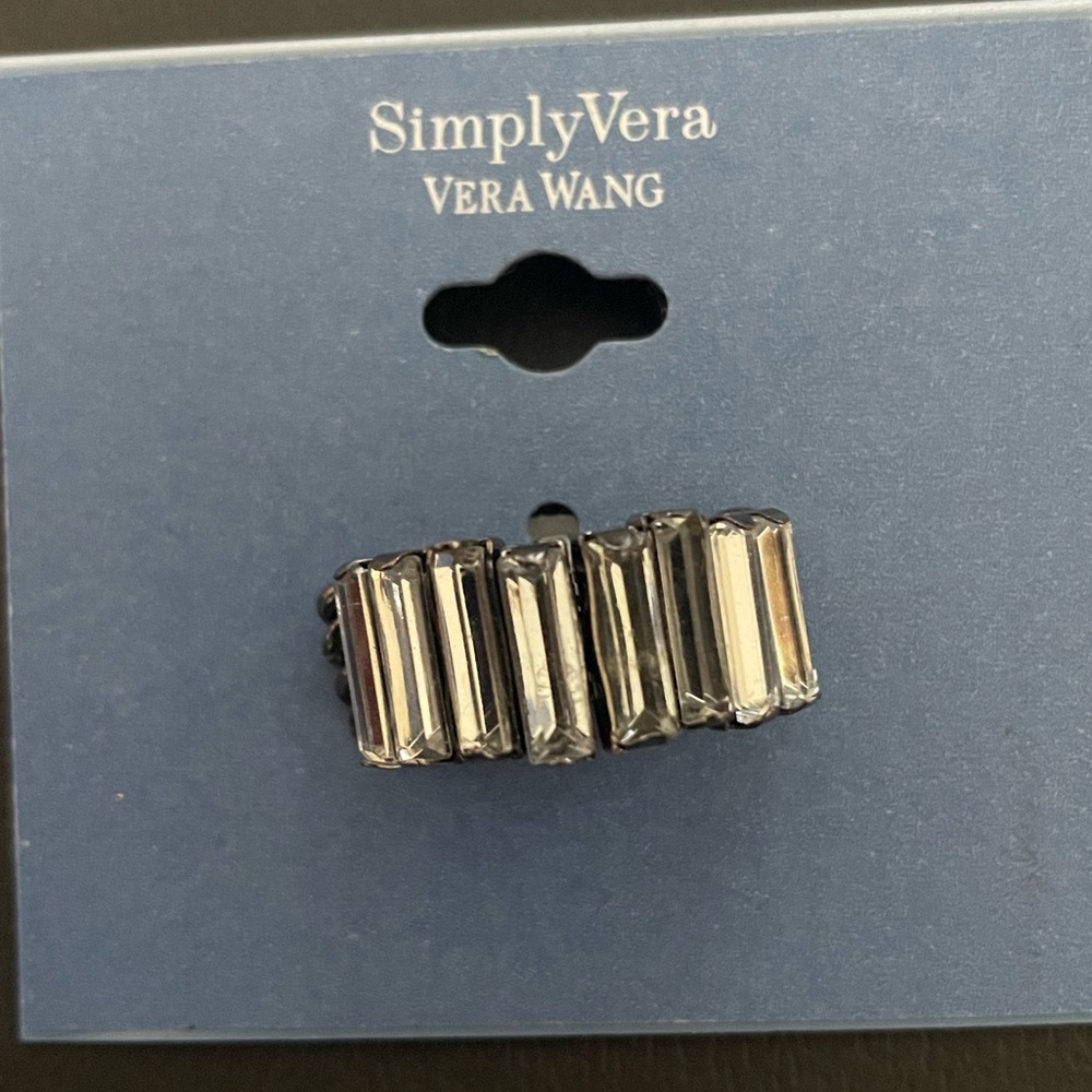 NWT Vera Wang Simply Vera Crystal Chain Ring